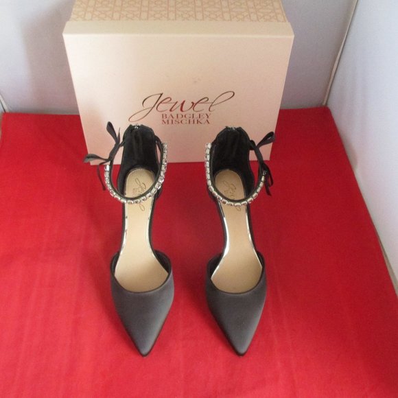 Jewel Badgley Mischka Shoes - JEWEL BADGLEY MISCHKA Jaycee Evening Pump - US Size 7 1/2 - Black Satin - #822